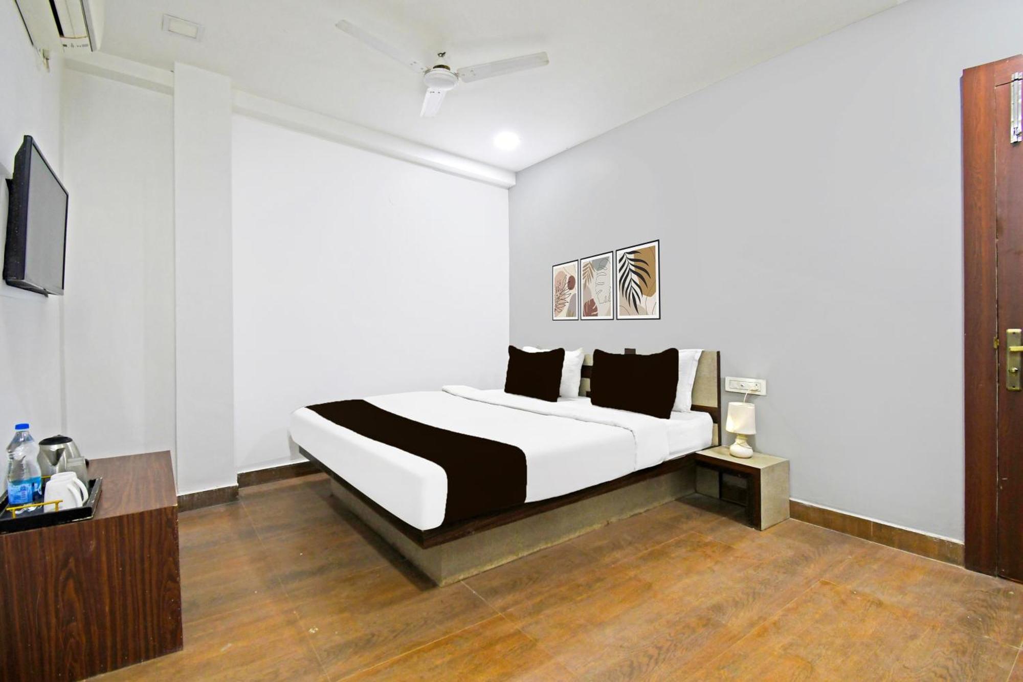 Hotel Super Townhouse Mancheswar Industrial Estate à Bhubaneswar Extérieur photo