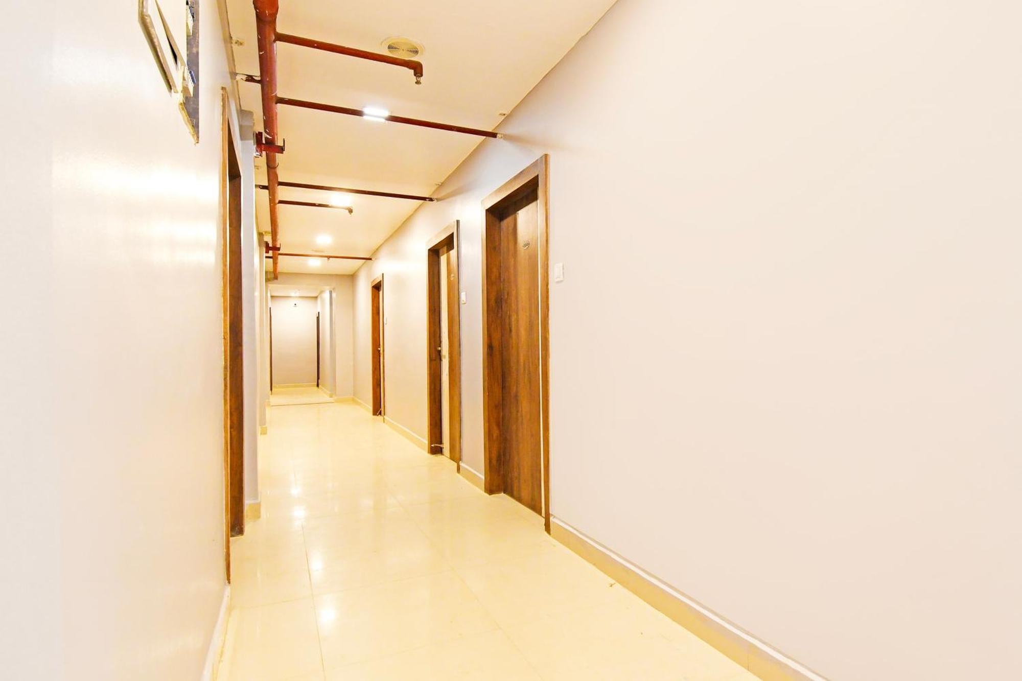 Hotel Super Townhouse Mancheswar Industrial Estate à Bhubaneswar Extérieur photo