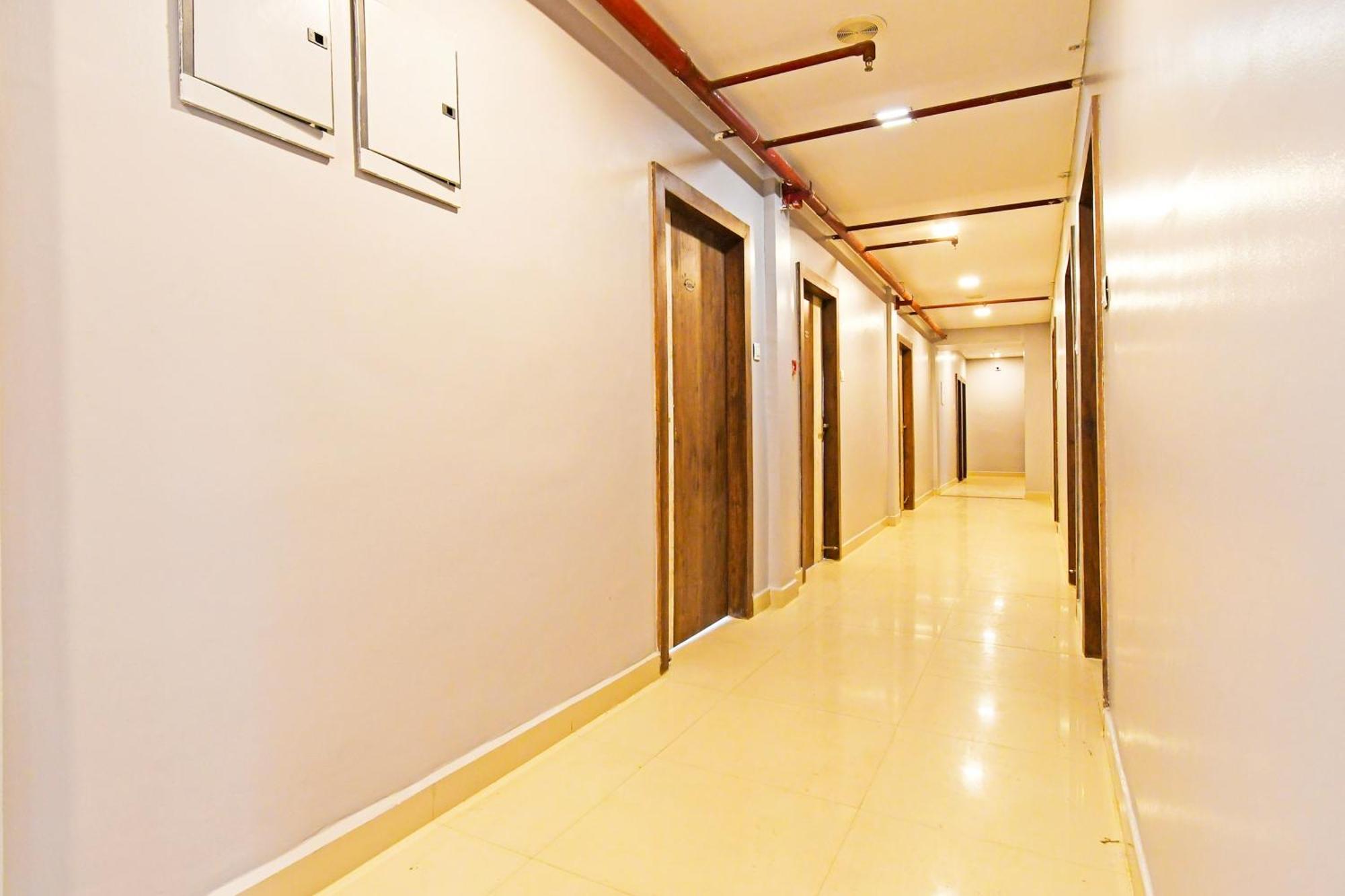 Hotel Super Townhouse Mancheswar Industrial Estate à Bhubaneswar Extérieur photo