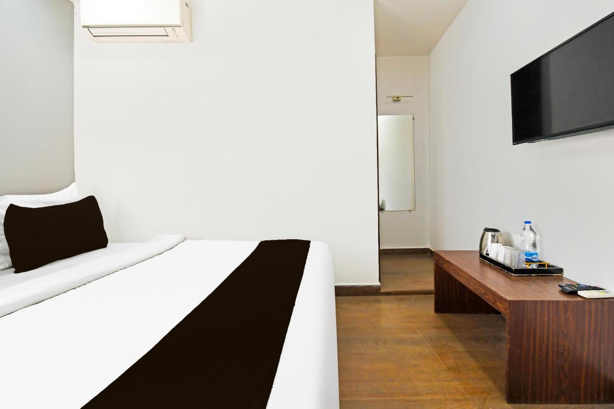 Hotel Super Townhouse Mancheswar Industrial Estate à Bhubaneswar Extérieur photo