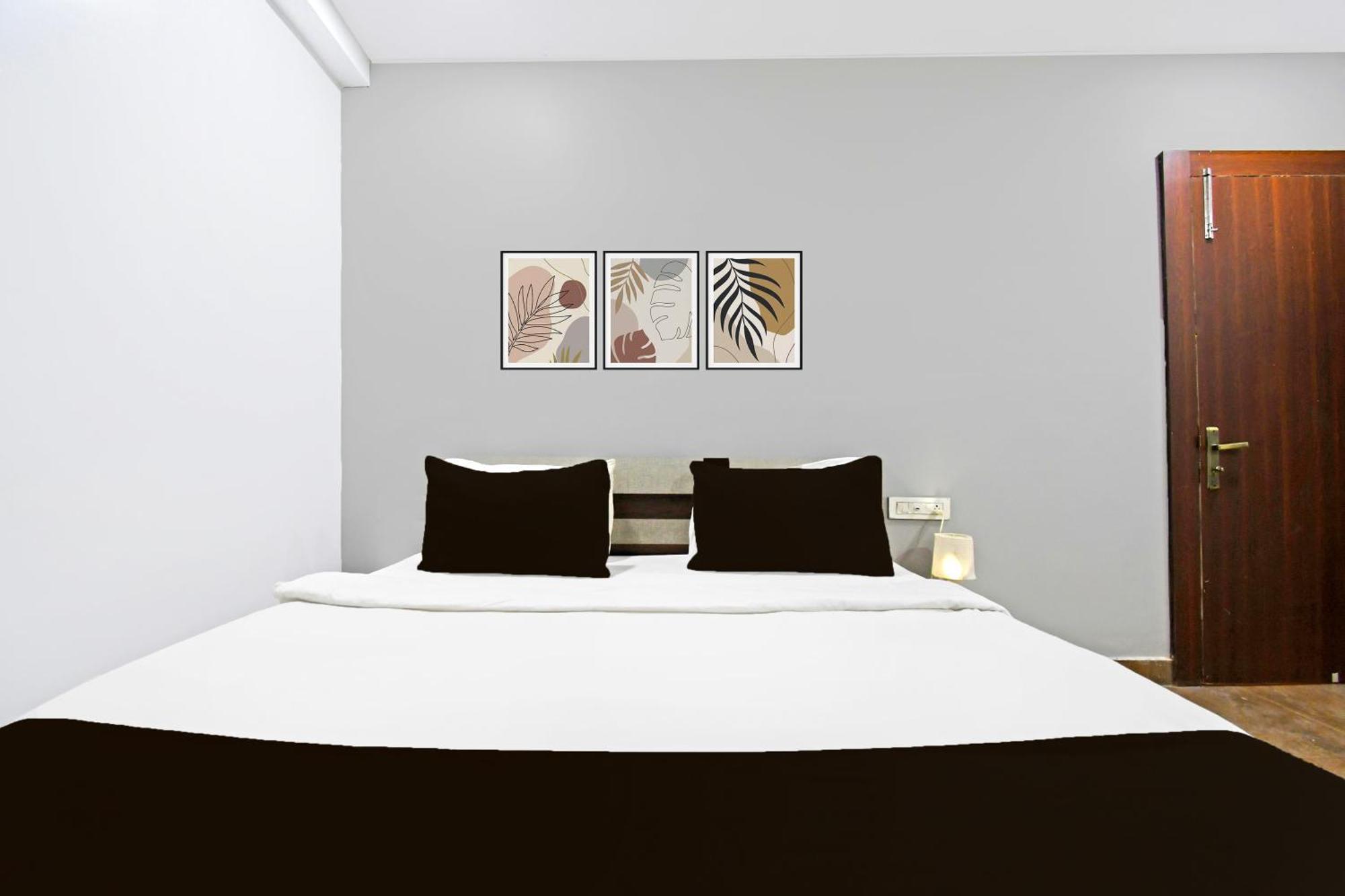 Hotel Super Townhouse Mancheswar Industrial Estate à Bhubaneswar Extérieur photo