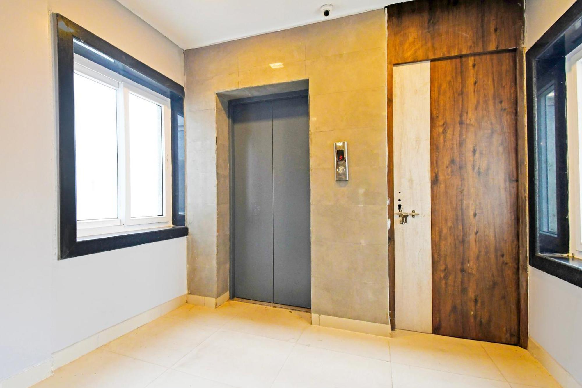 Hotel Super Townhouse Mancheswar Industrial Estate à Bhubaneswar Extérieur photo