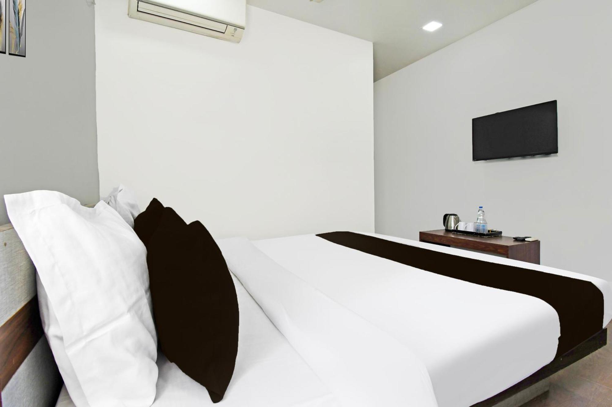 Hotel Super Townhouse Mancheswar Industrial Estate à Bhubaneswar Extérieur photo