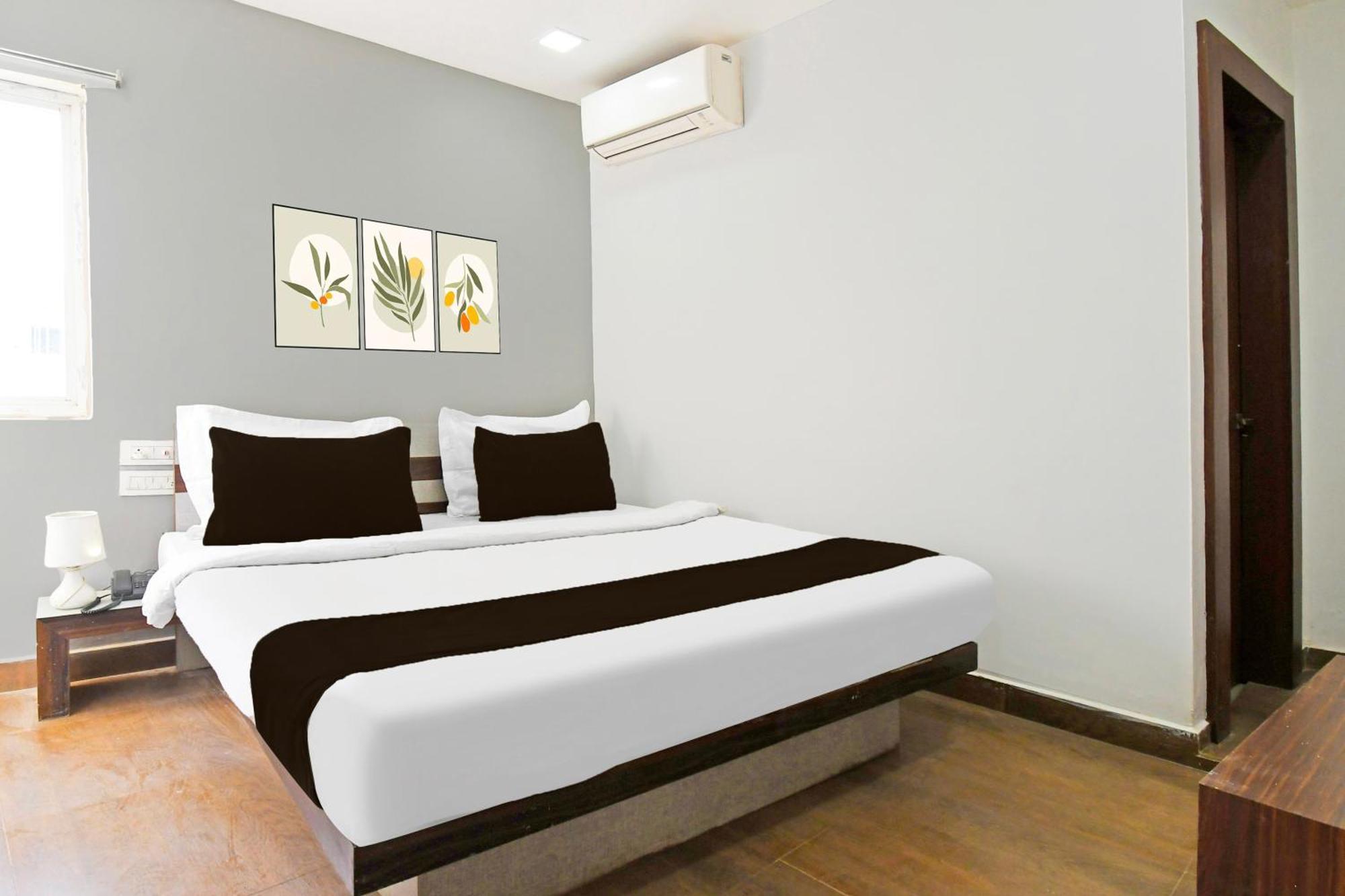 Hotel Super Townhouse Mancheswar Industrial Estate à Bhubaneswar Extérieur photo