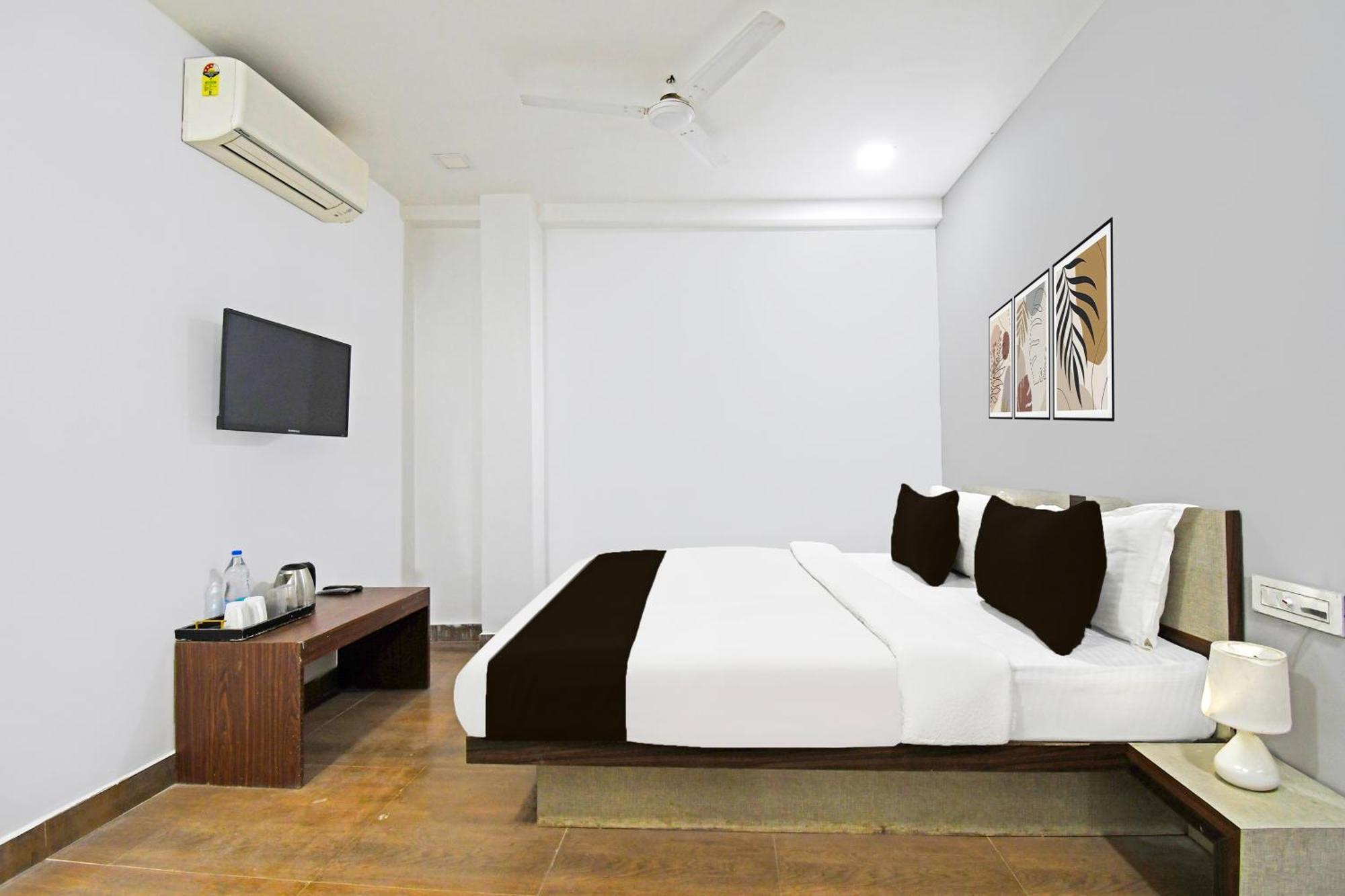 Hotel Super Townhouse Mancheswar Industrial Estate à Bhubaneswar Extérieur photo