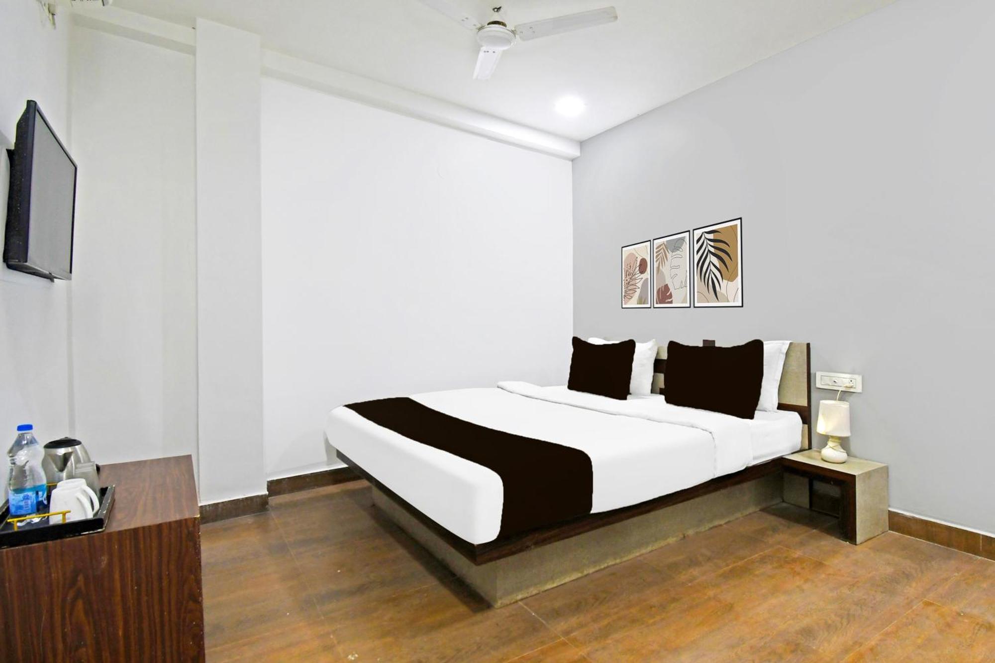 Hotel Super Townhouse Mancheswar Industrial Estate à Bhubaneswar Extérieur photo